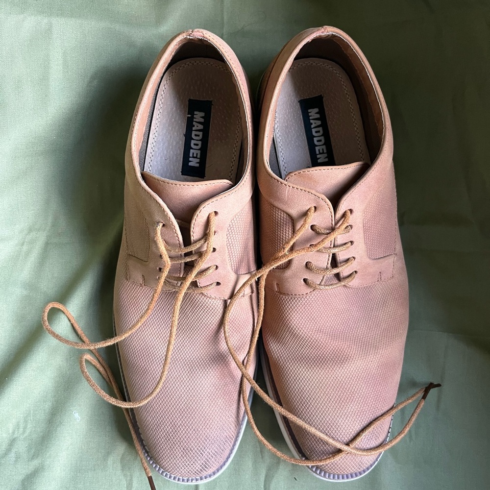 Steve Madden Tan Oxfords